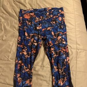 Lululemon pace rival drop